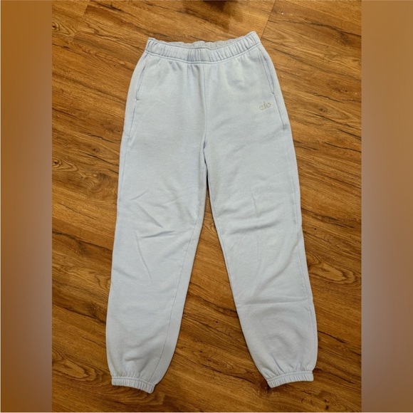 Alo Accolade Sweatpants Seashell Blue, Size Small - Picture 2 of 5